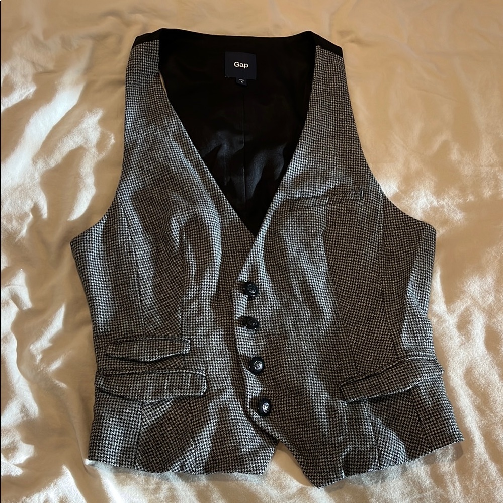 GAP Monochrome Houndstooth Vest